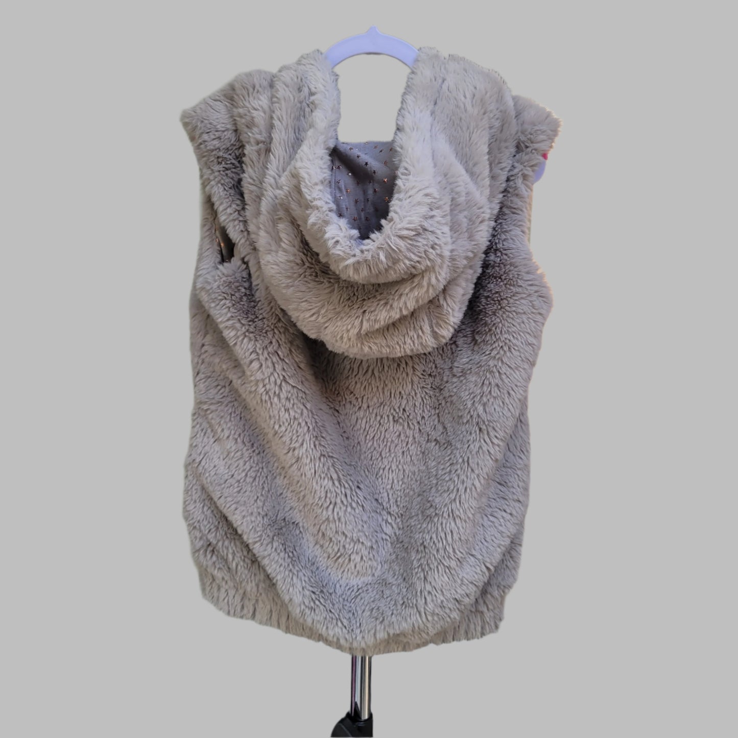 Nutmeg- Fluffy Gilet
