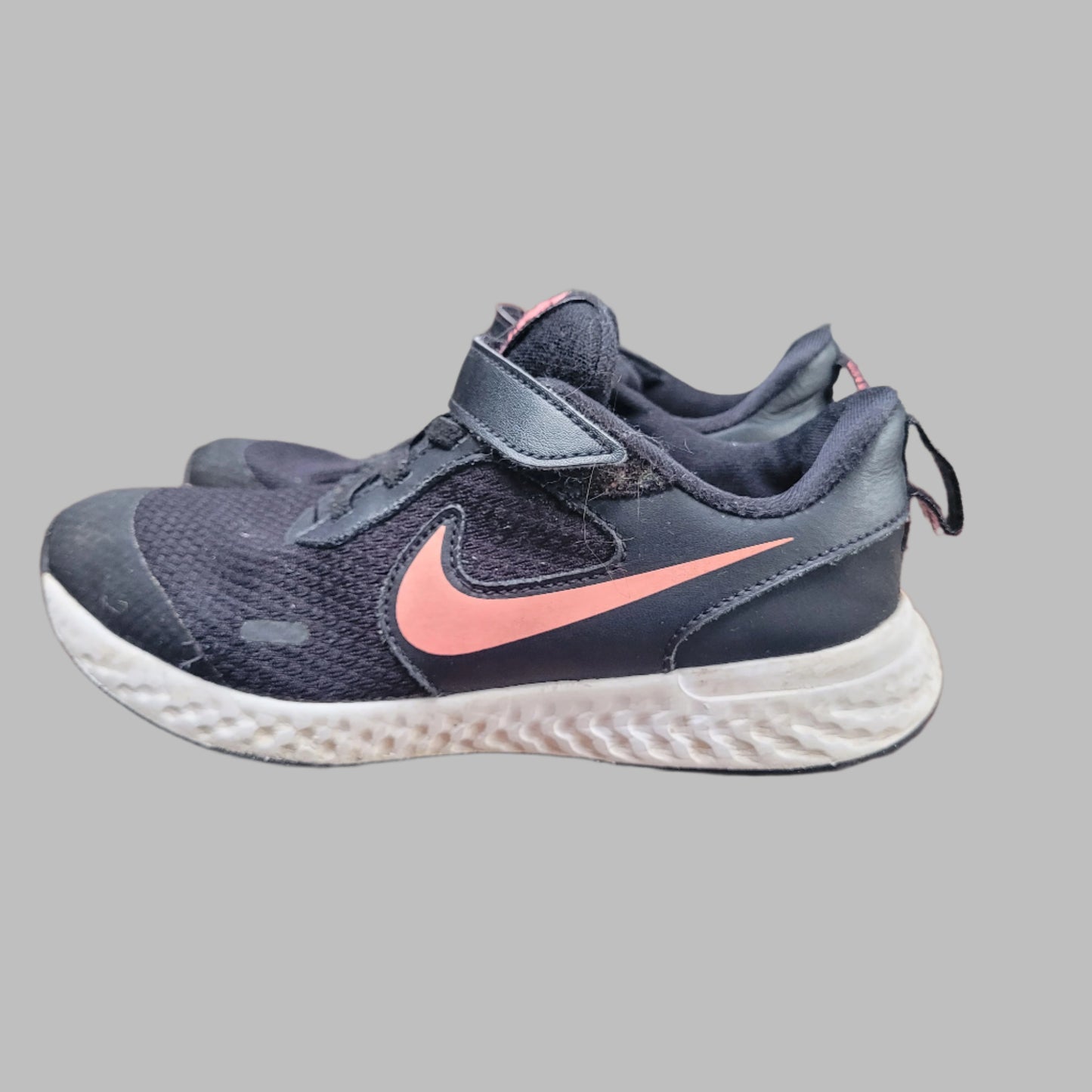 Nike- Revolution 5 Trainers