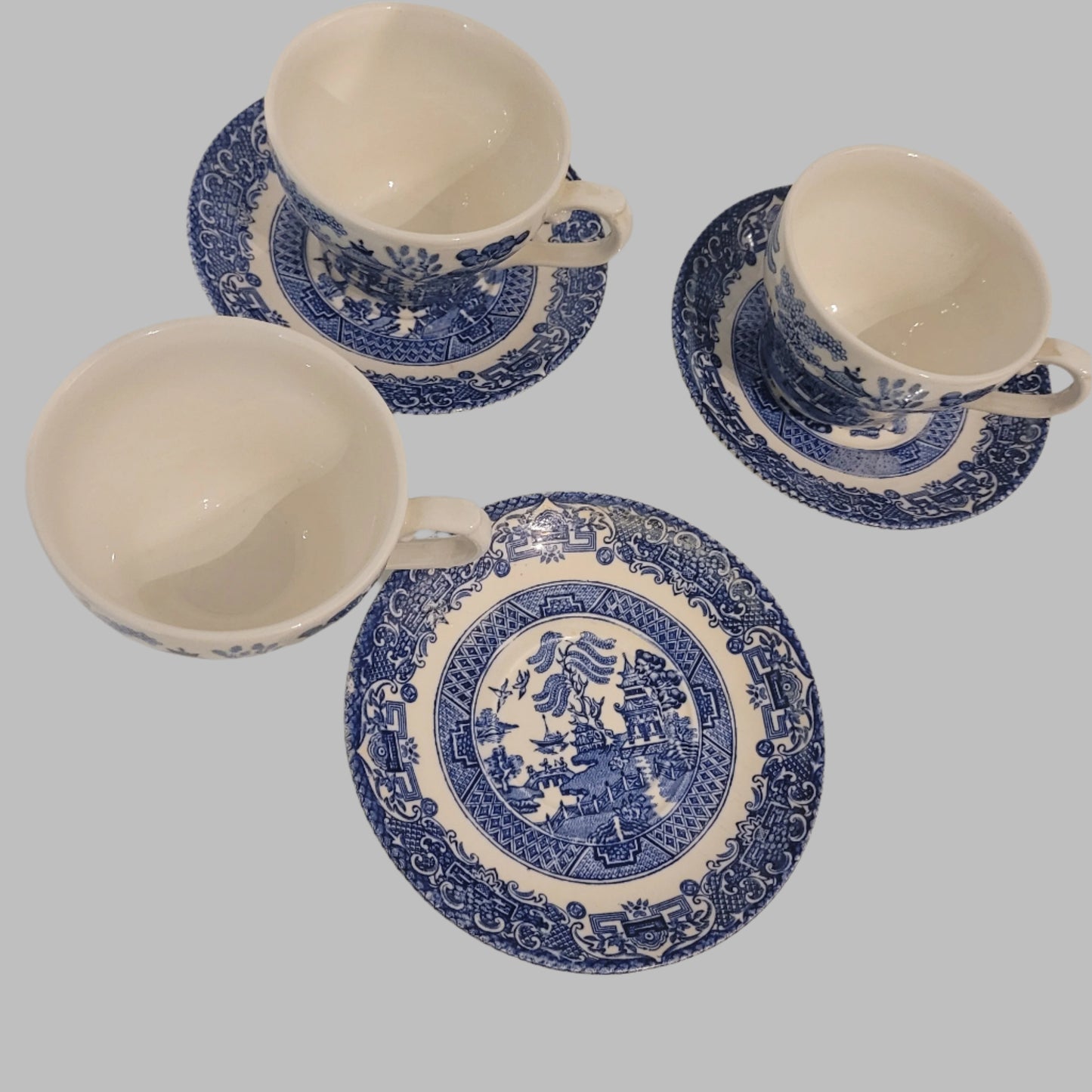 Set of 3 Willow Blue Design Teacups & Saucers