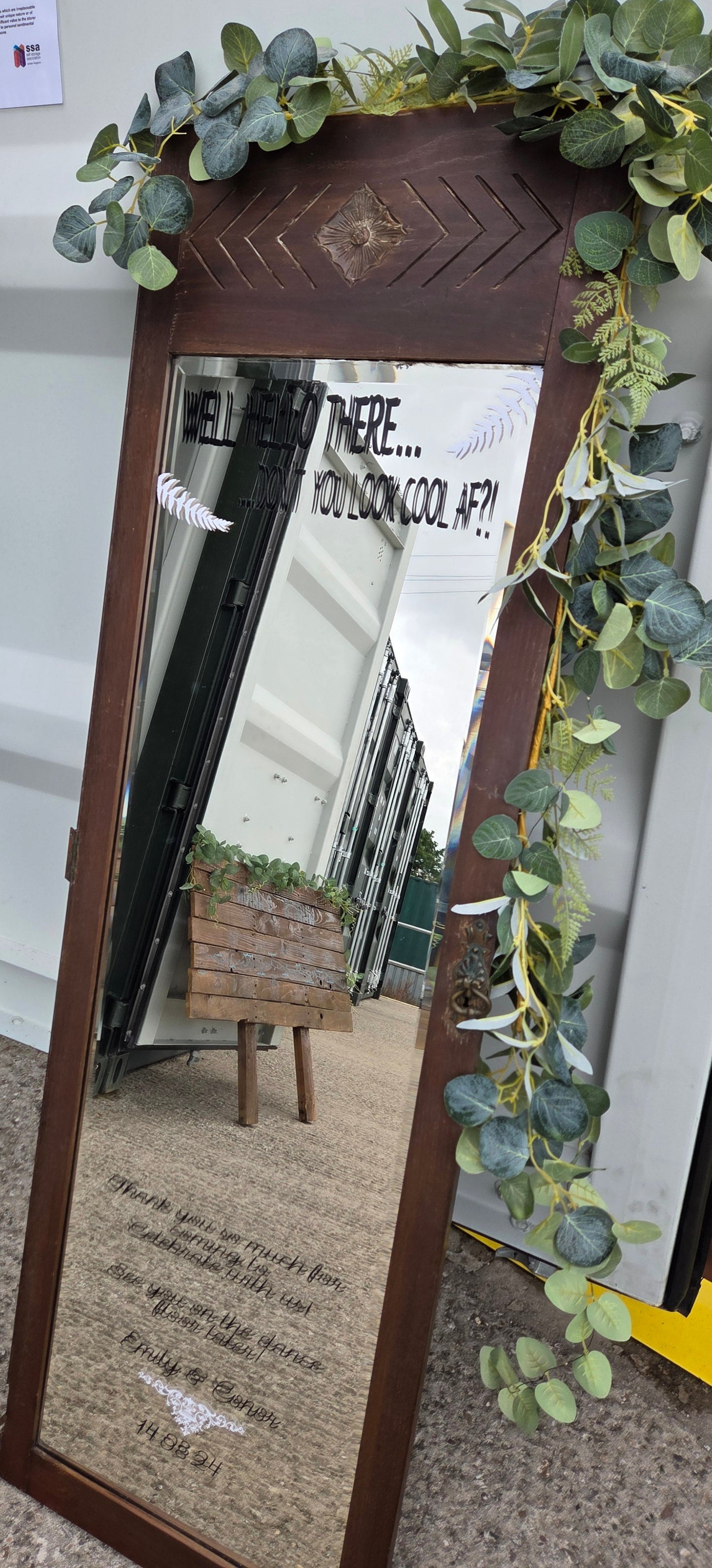 Welcome Mirror(HIRE ONLY)