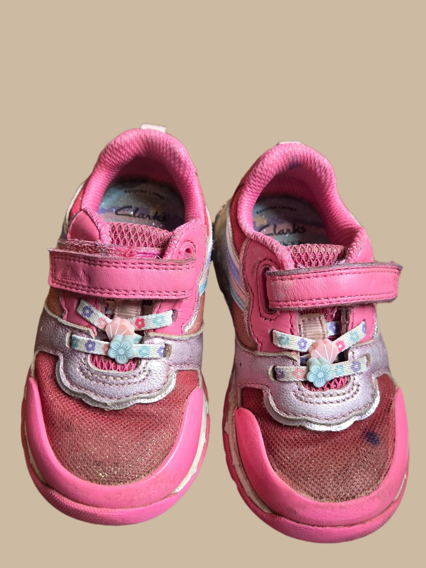 Clarks- Tidal Star Riptape Trainers