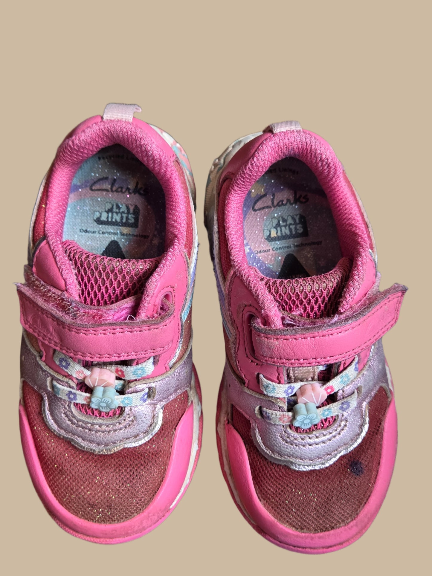 Clarks- Tidal Star Riptape Trainers