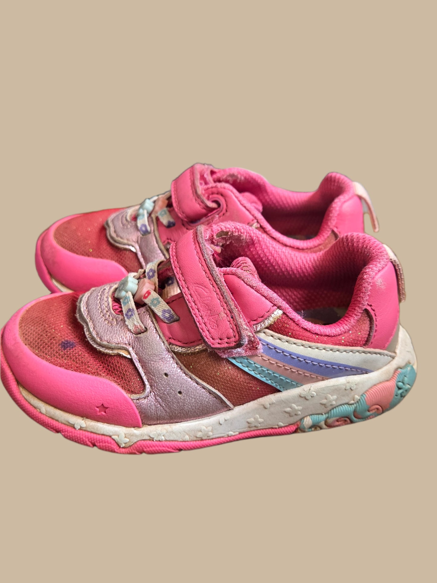 Clarks- Tidal Star Riptape Trainers