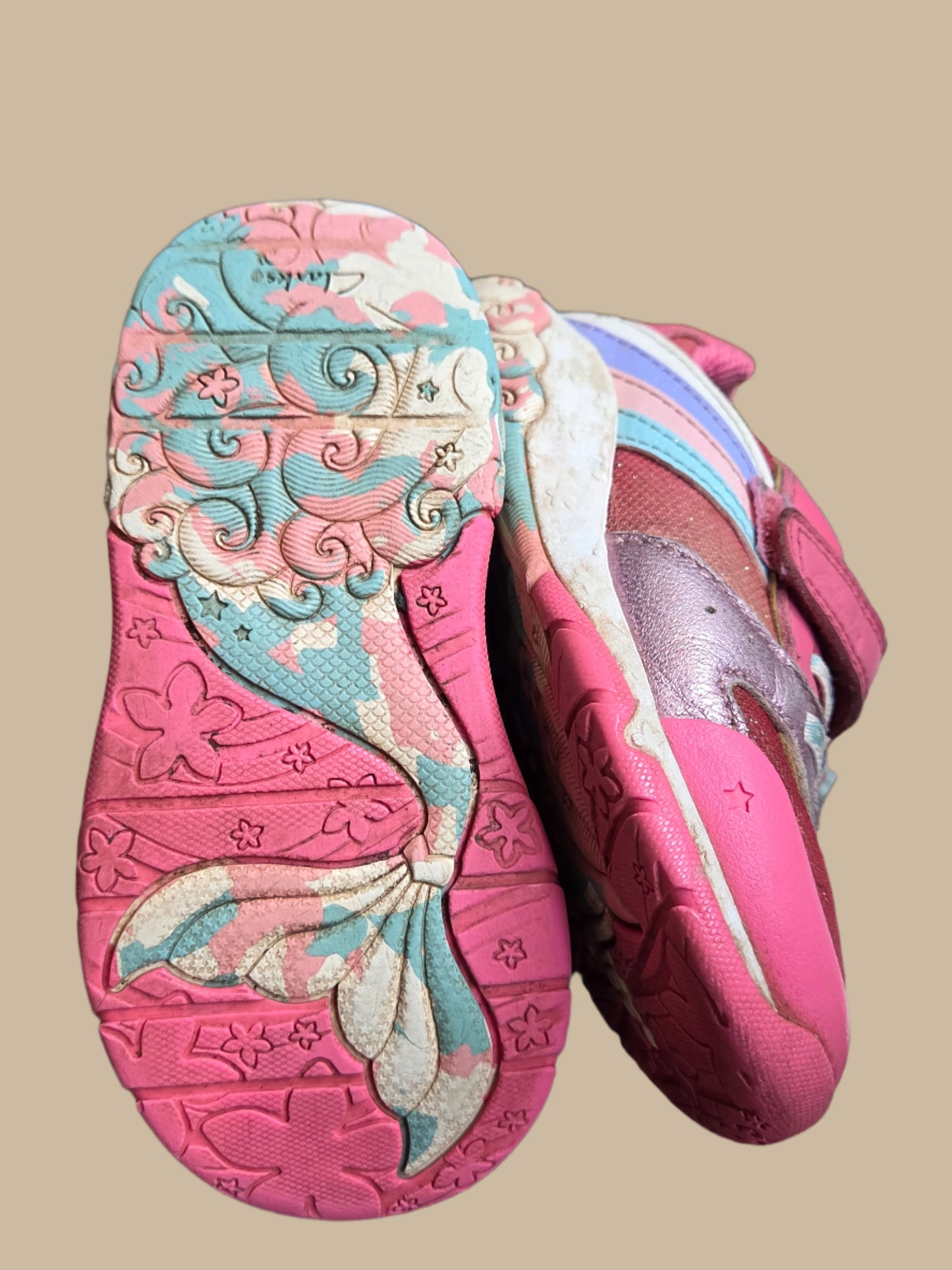 Clarks- Tidal Star Riptape Trainers