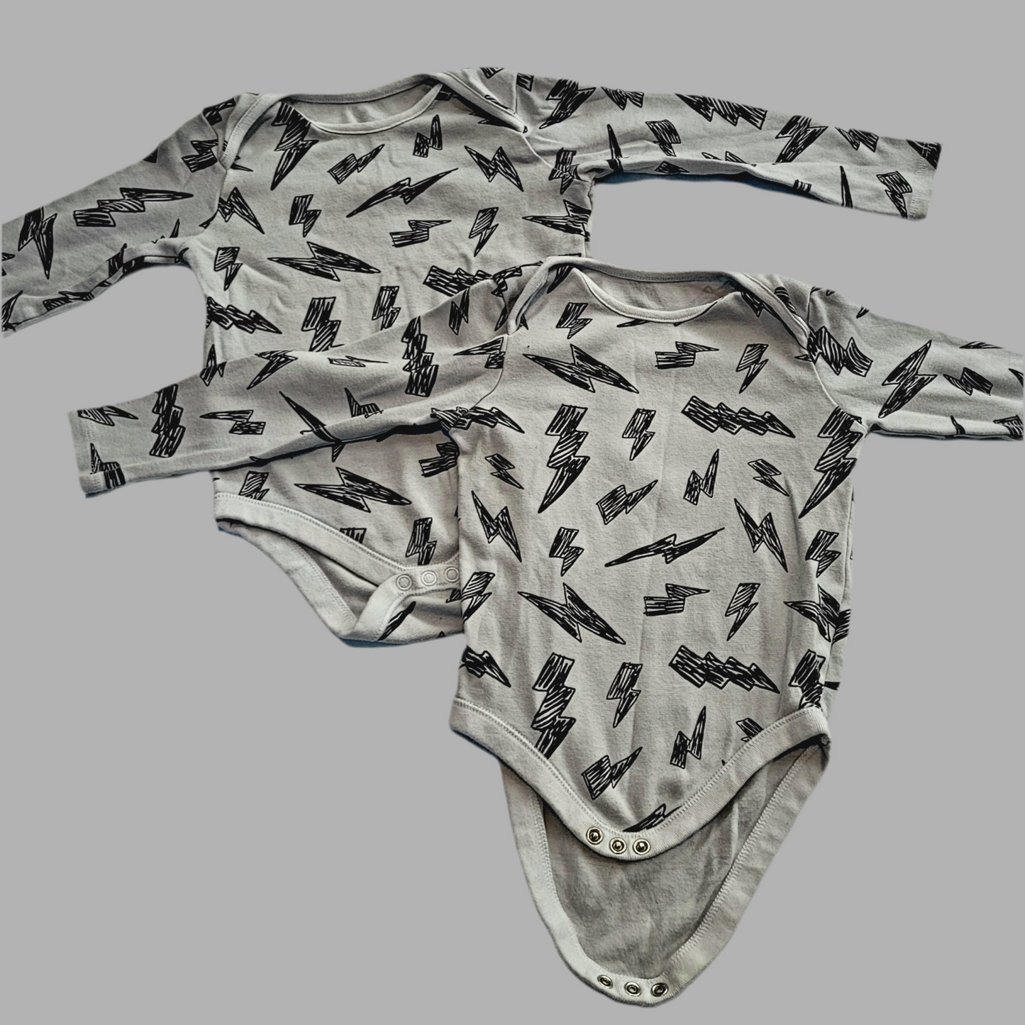 F&F- Pack of 2 long sleeve vests