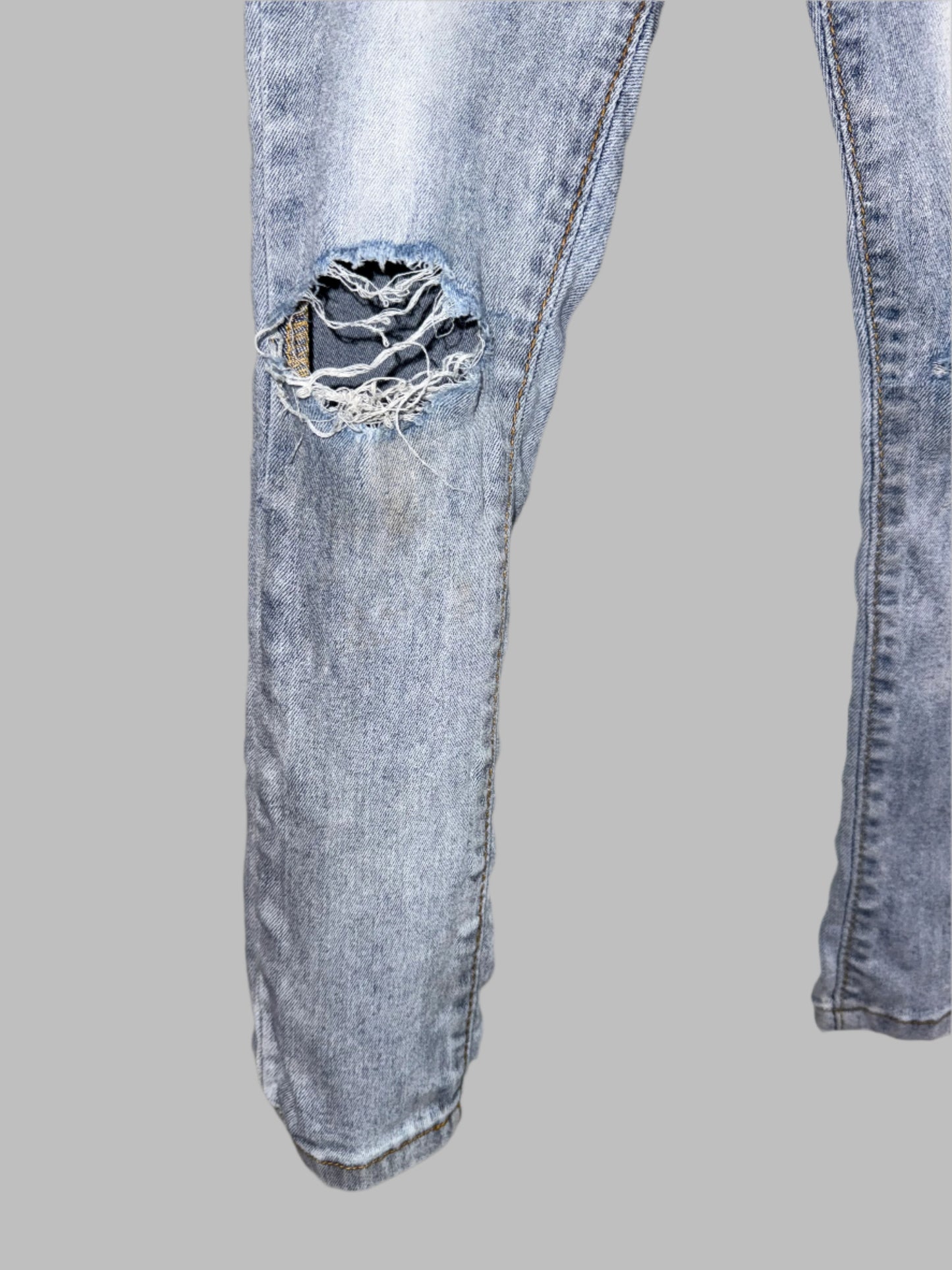 Boys ripped jeans