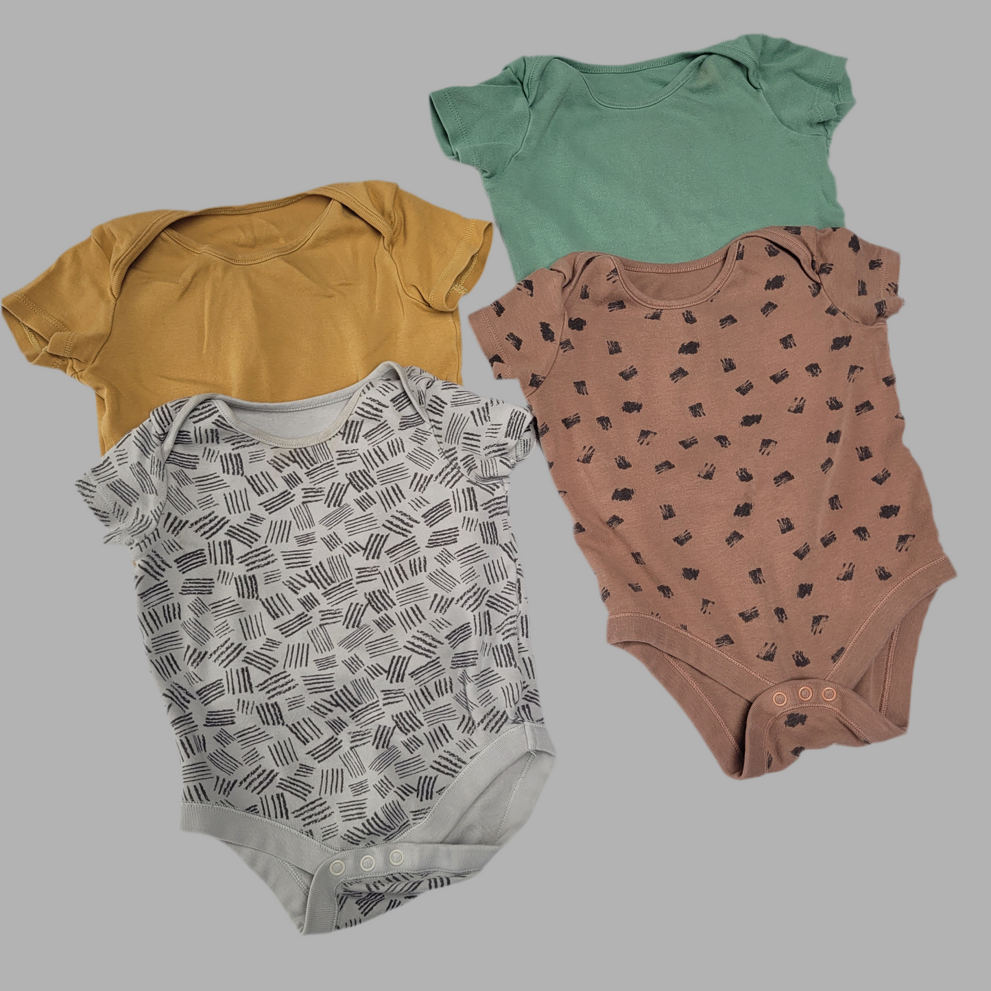 F&F- Pack of 4 vests