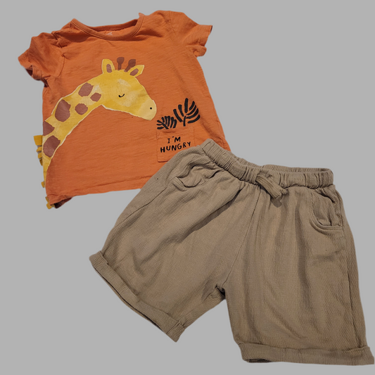 F&F- T-shirt and shorts set